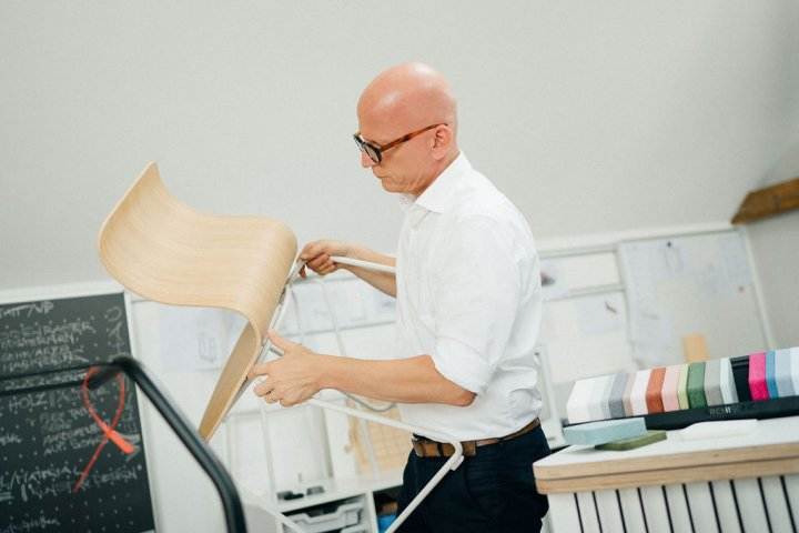 FLÖTOTTO - Just putting tables and chairs in a room isn’t enough any more.
