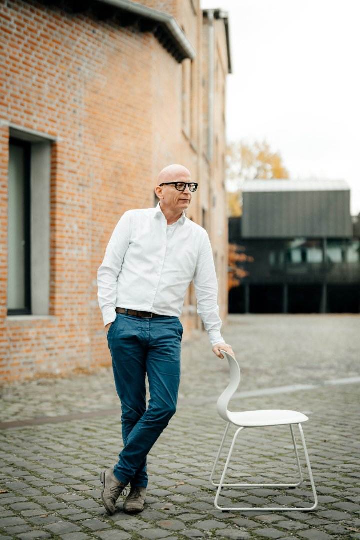 FLÖTOTTO - Sind Sie noch ein Schulmöbel-Hersteller?