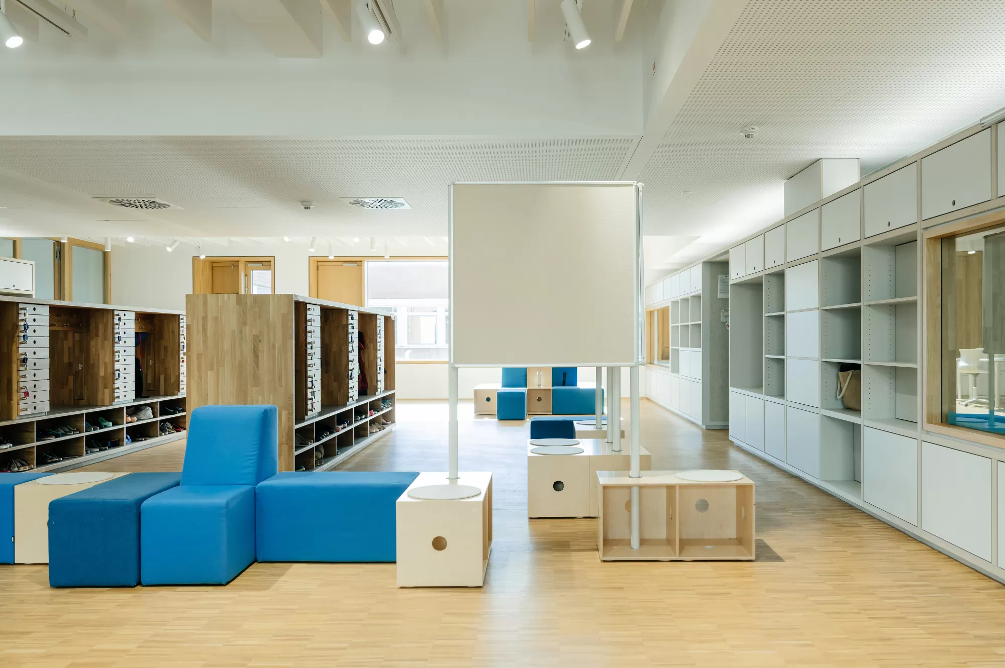 FLÖTOTTO - ACTIVE Säulenrohr für Ausstellungssystem