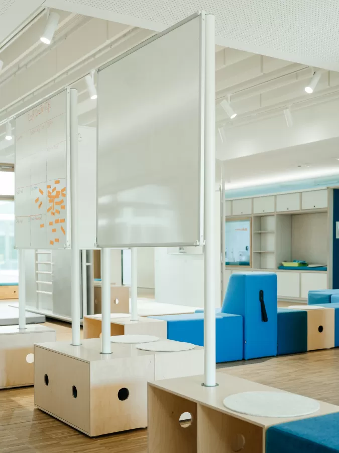 FLÖTOTTO - ACTIVE Säulenrohr für Ausstellungssystem