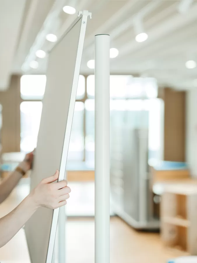 FLÖTOTTO - ACTIVE Säulenrohr für Ausstellungssystem